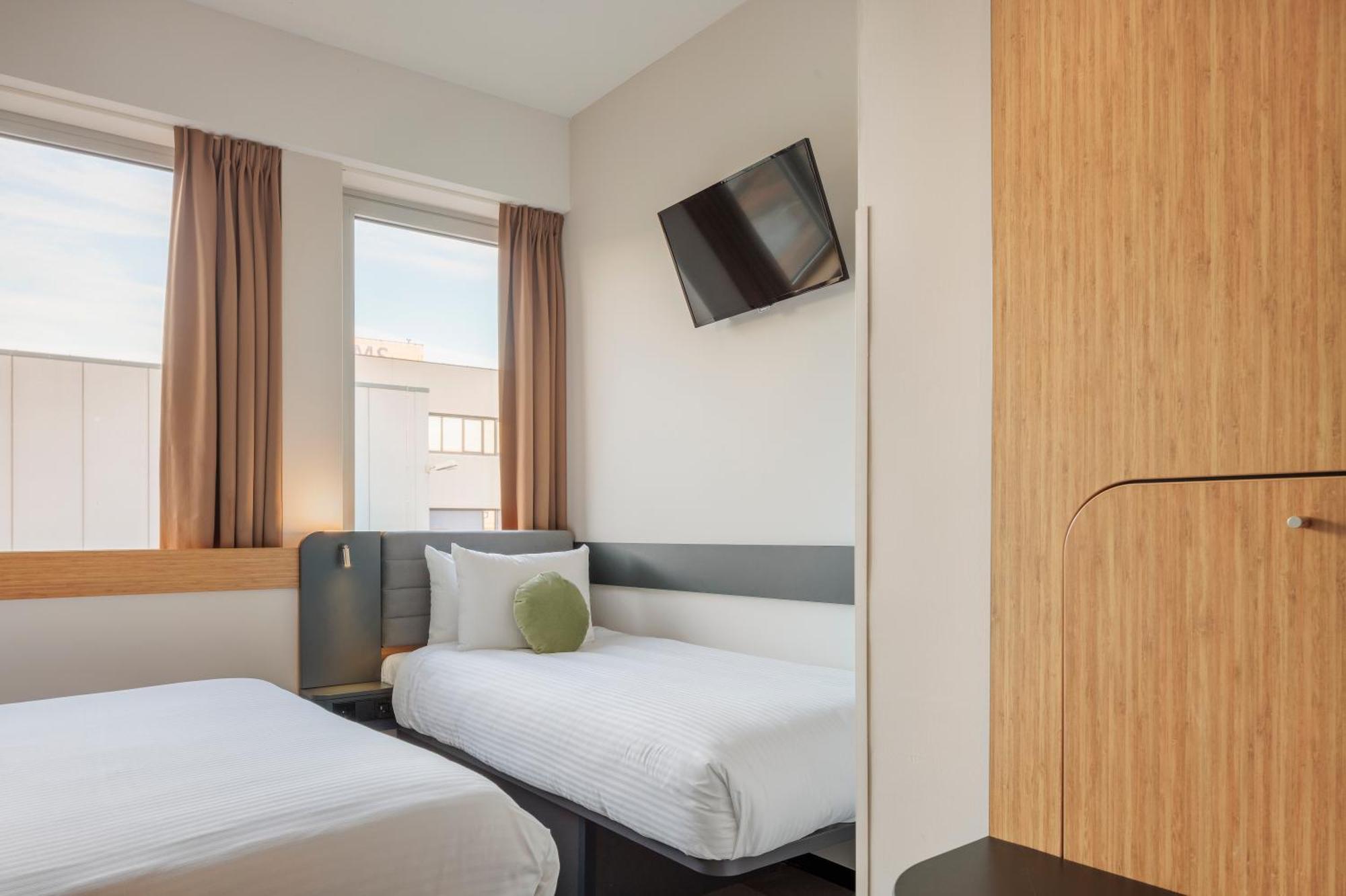 Maxhotel Amsterdam Airport Schiphol - Recently Renovated Hoofddorp Exterior photo