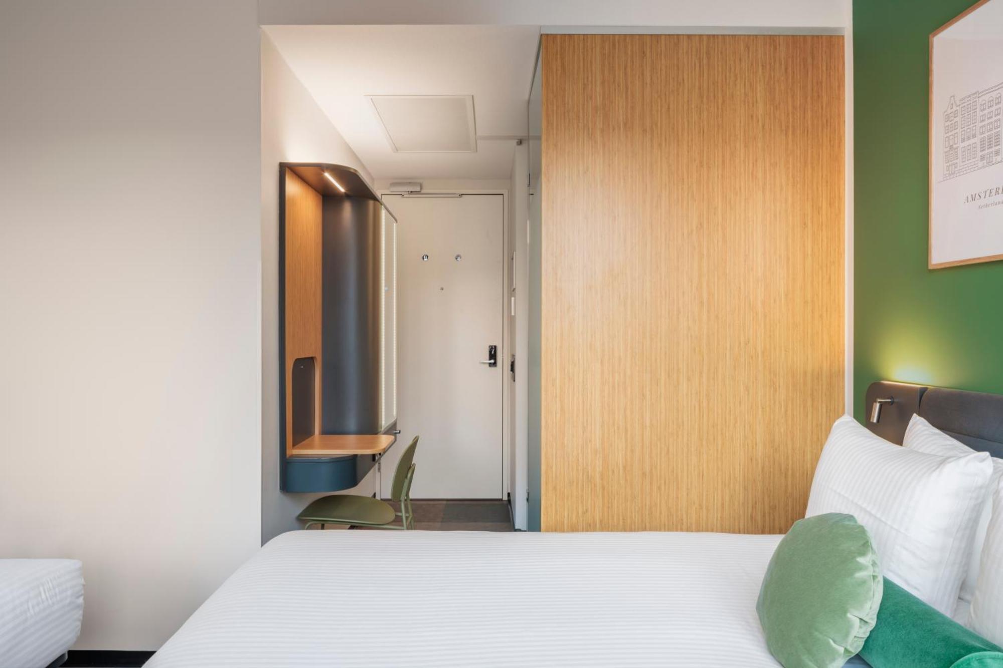 Maxhotel Amsterdam Airport Schiphol - Recently Renovated Hoofddorp Exterior photo